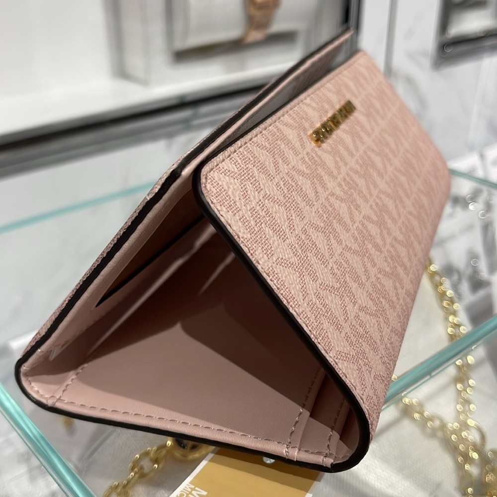 Michael Kors Jet Set Large Logo Trifold Wallet
Powder Blush Multi
NWT - Picture 14 of 16